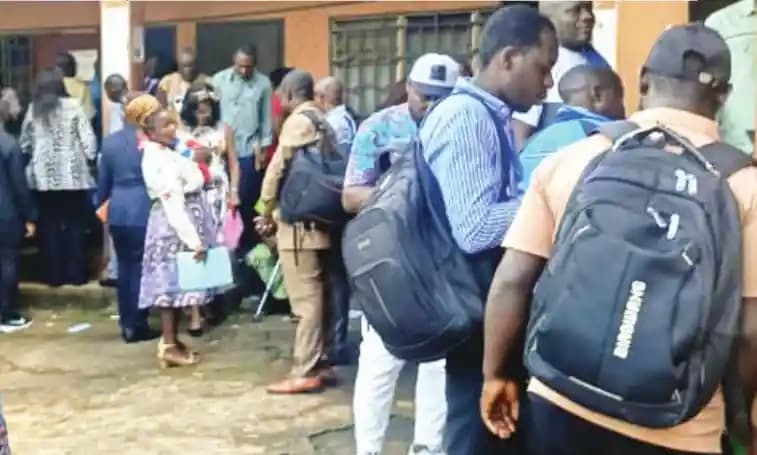 Suspension de solde : plus de 16 000 enseignants camerounais en sursis