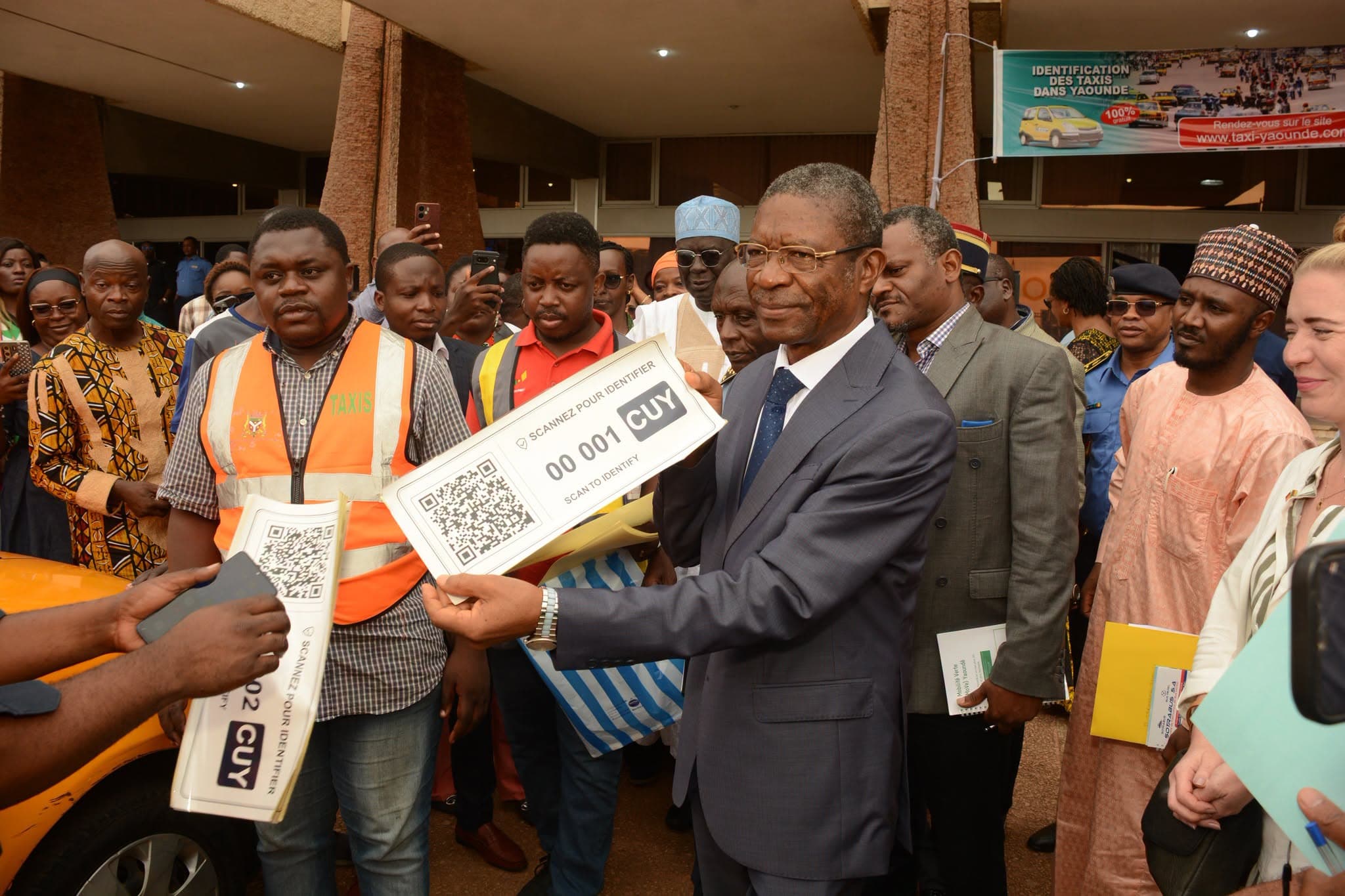 Transport urbain : la mairie de Yaoundé numérise tous les taxis de la capitale