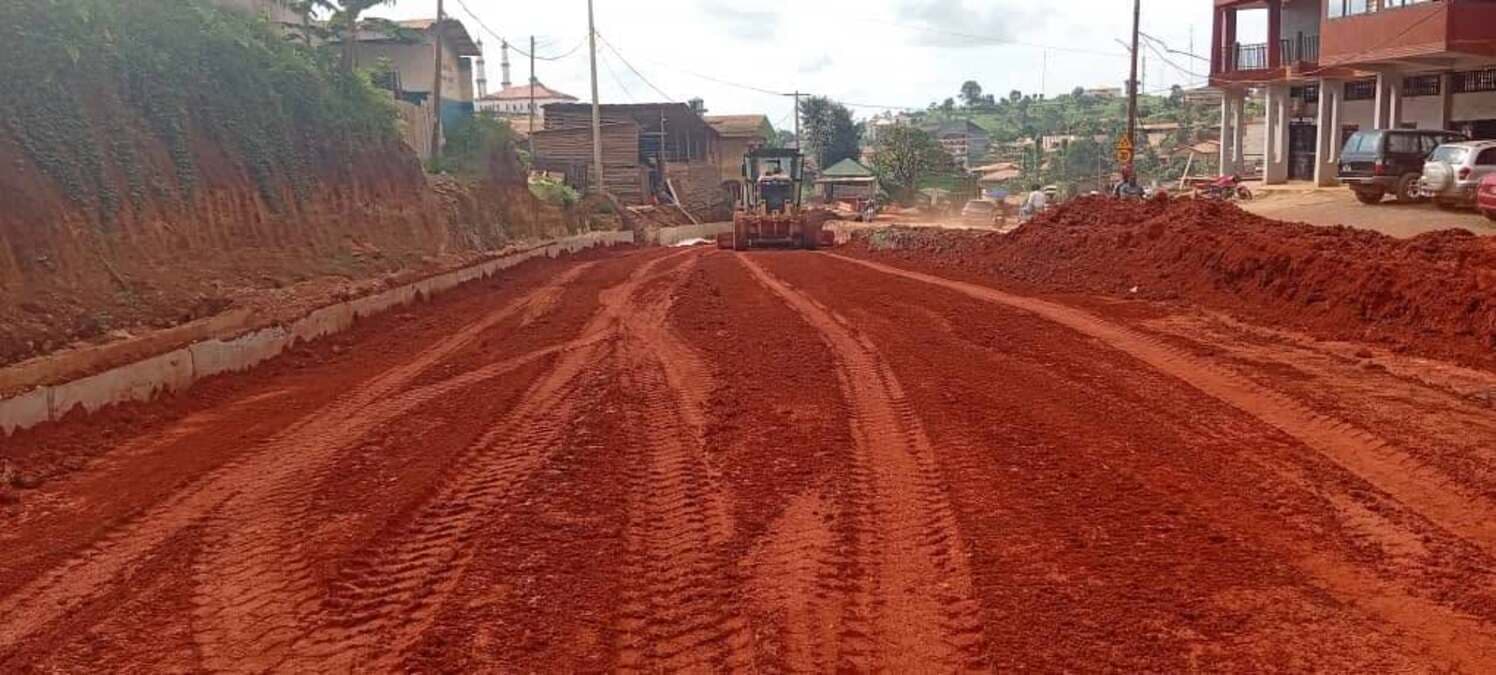 Traversée urbaine de Bamenda : près de 45 % des travaux déjà réalisés