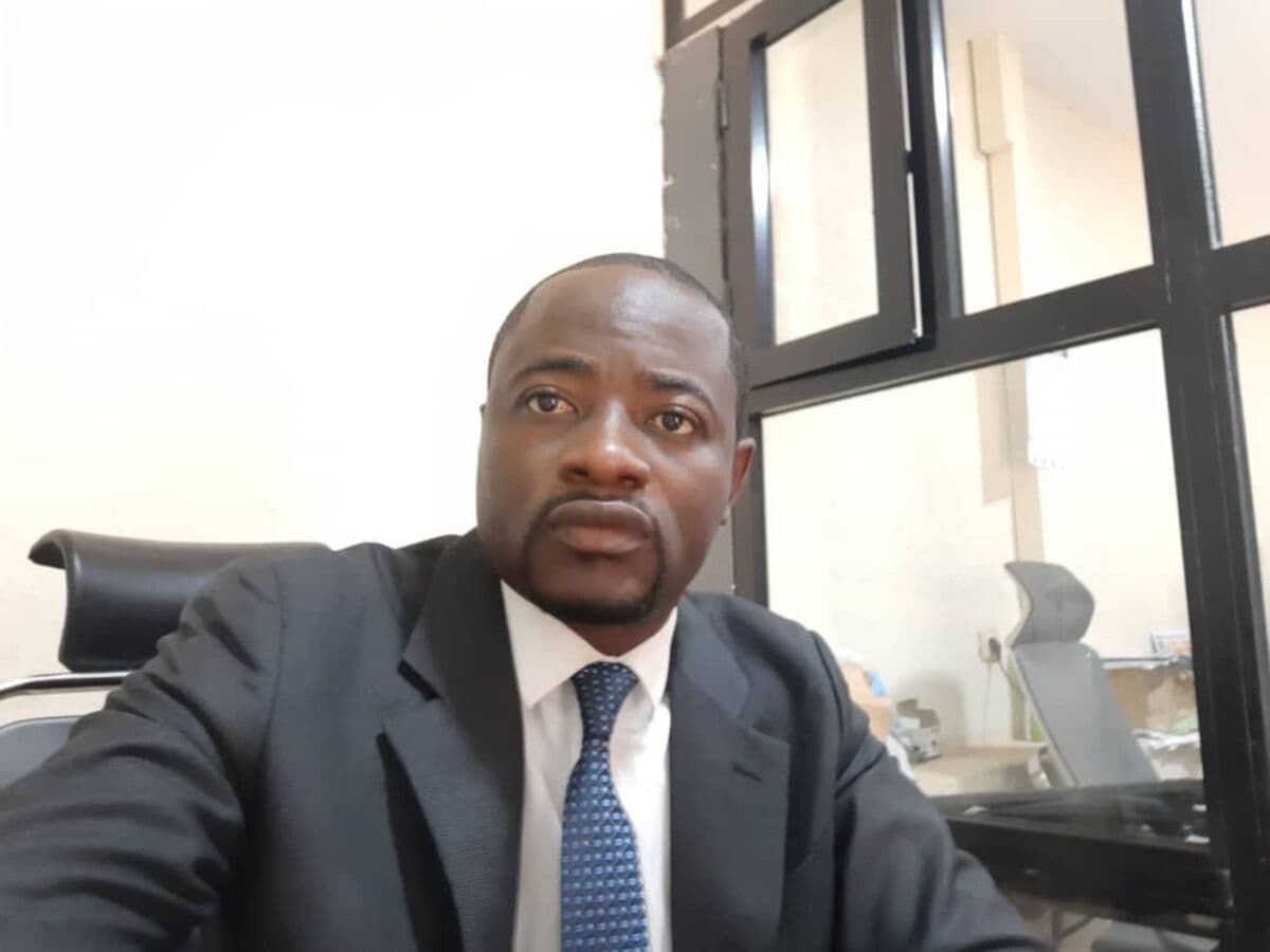 Vacance du pouvoir : le silence de Biya expose une Constitution floue