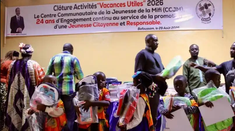 Vacances Utiles 2026 : 300 sacs scolaires offerts à Bafoussam