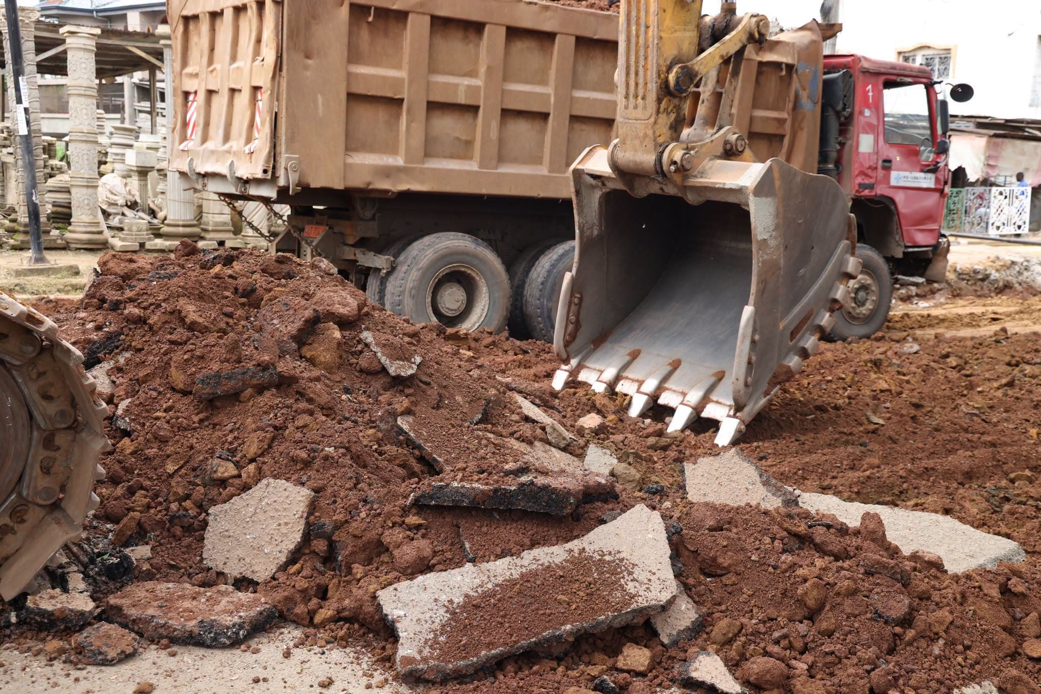 Voirie urbaine : la Communauté Urbaine de Douala intensifie les travaux pour désengorger la ville