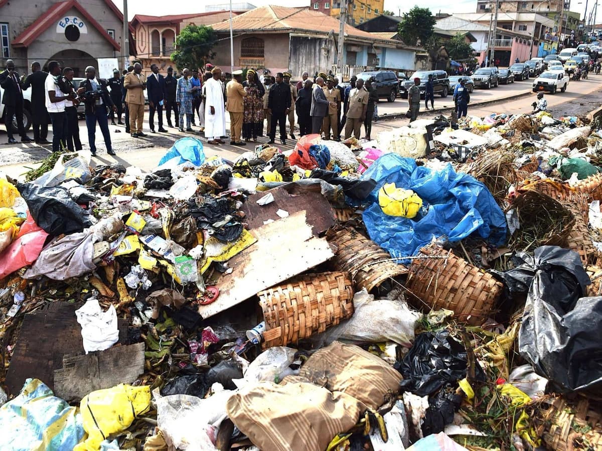 Yaoundé croule sous les ordures : Paul Atanga Nji met les mairies sous pression