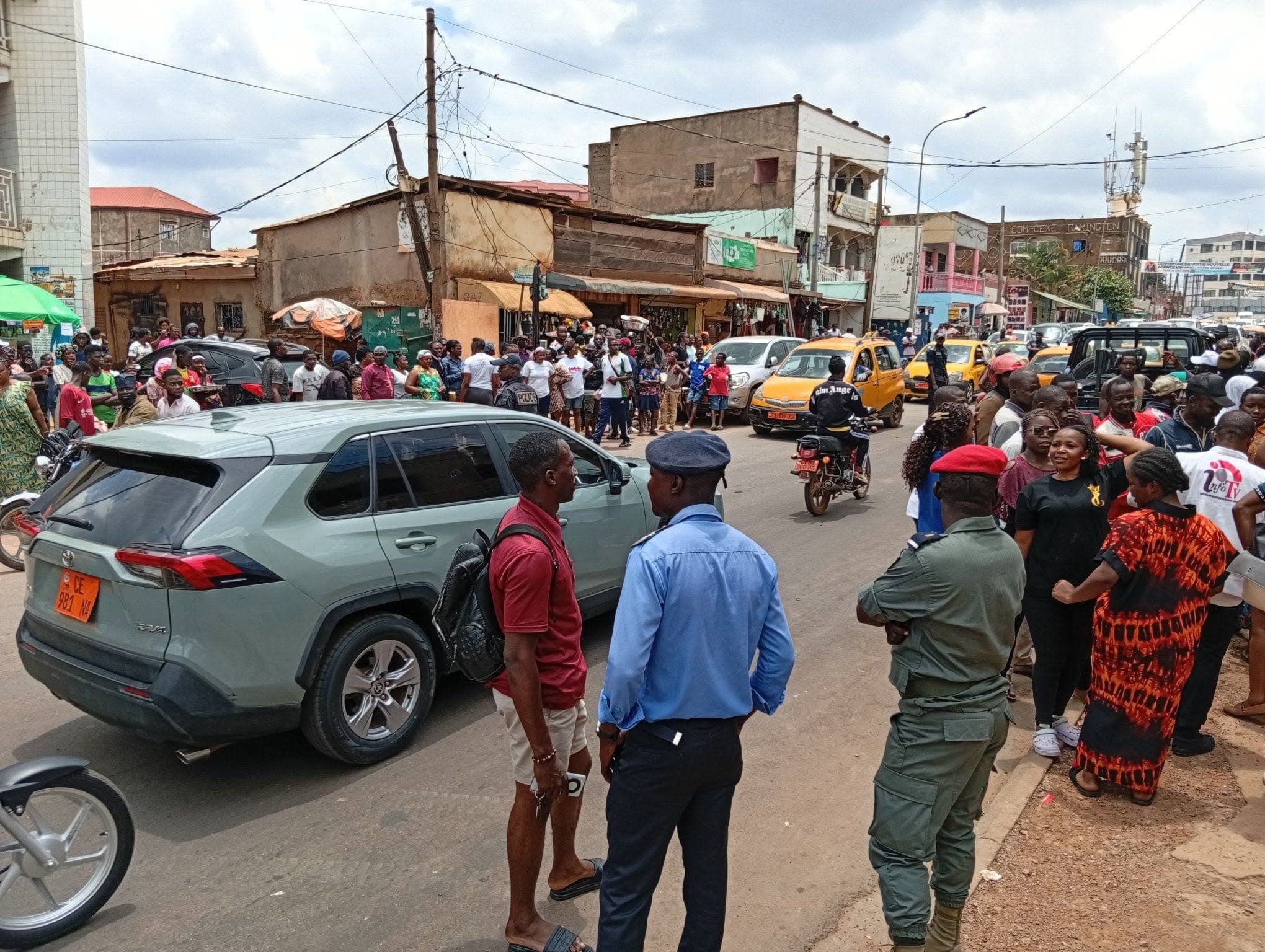 Yaoundé : un jeune homme poignarde à mort une dame dans une chambre de l’hôtel